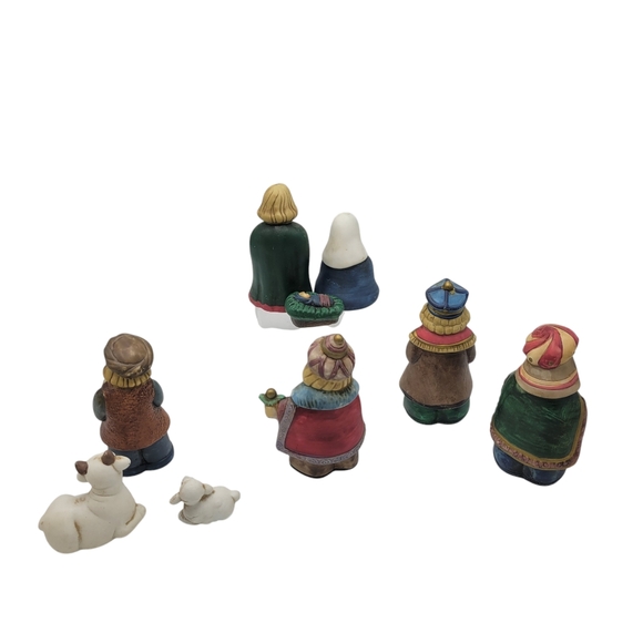 Vintage 1995 9 Pc Porcelain Bisque Nativity Set in Box Fabric-Centers of America - Picture 6 of 9